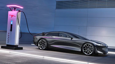 Audi Grandsphere concept - charging