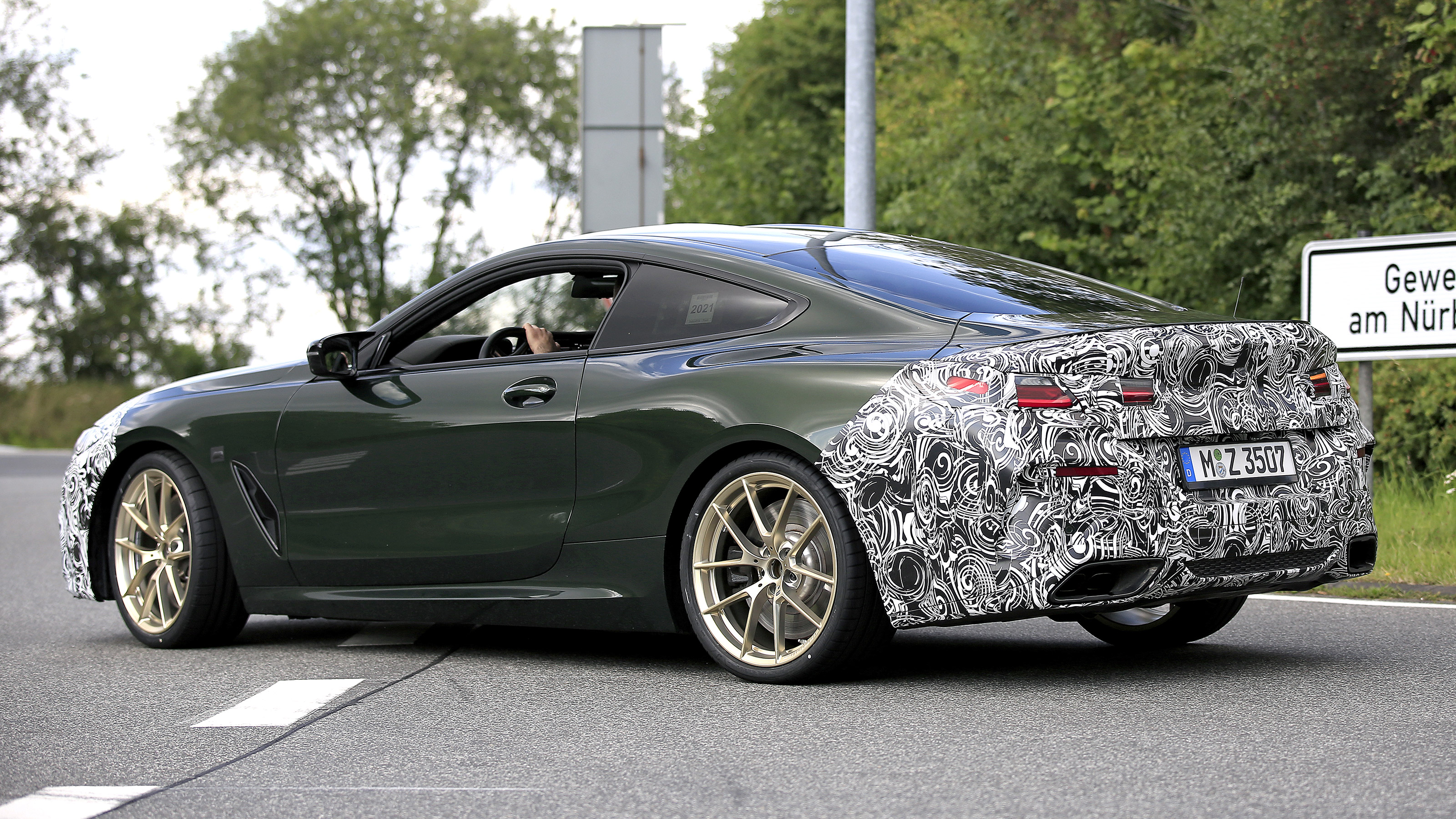 BMW 8 Series facelift - spyshot 5