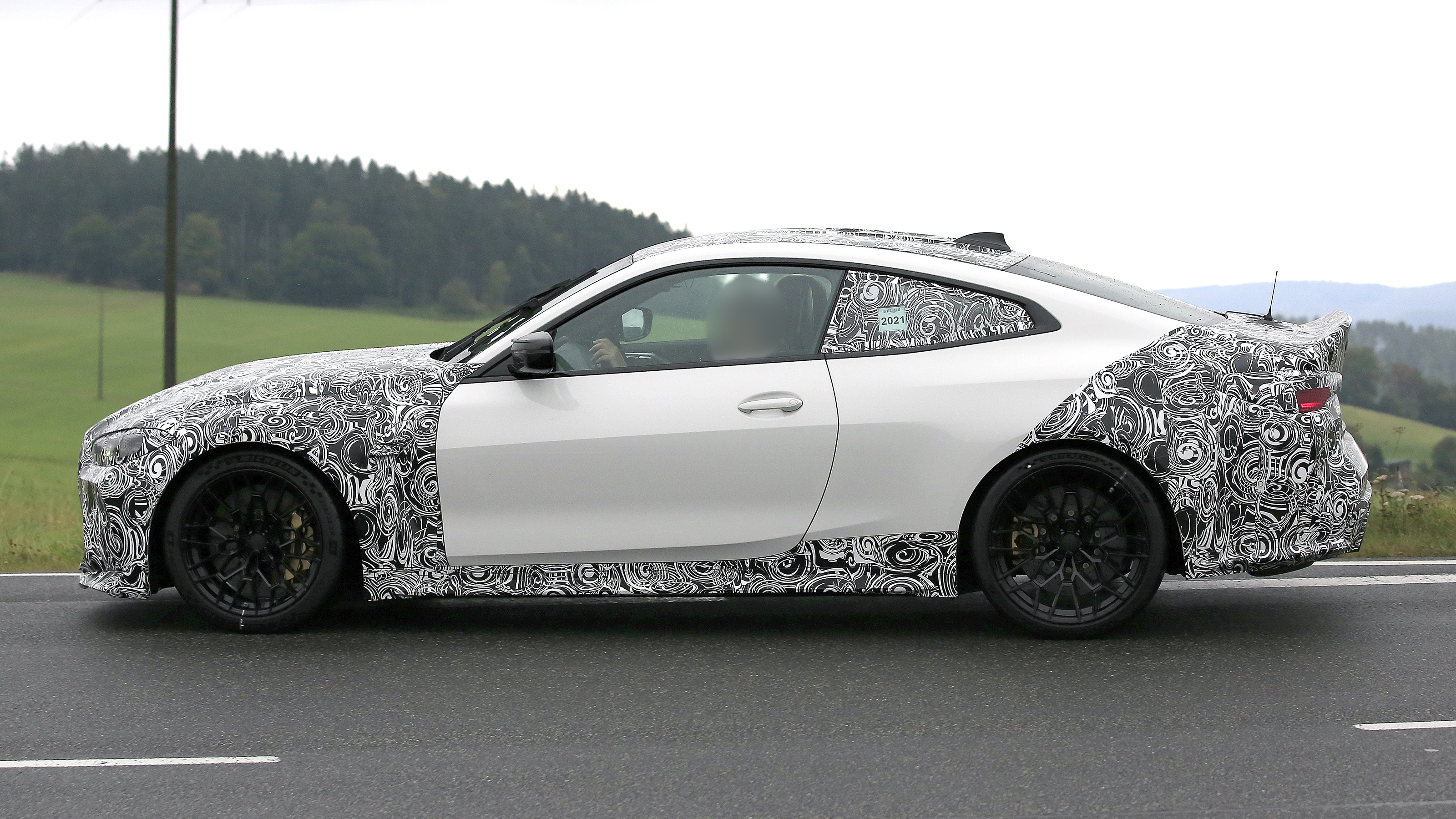 BMW M4 CSL - side