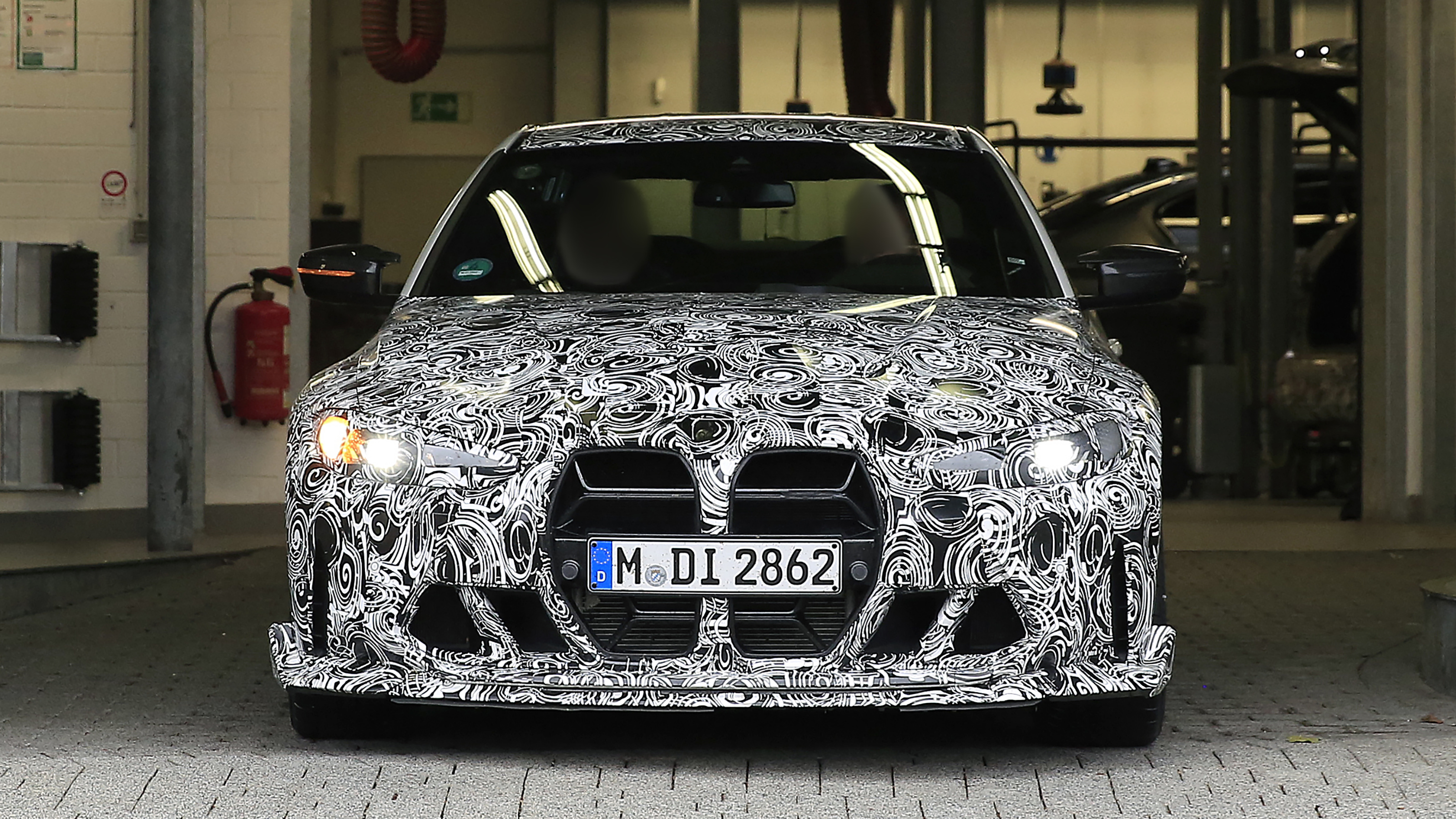 BMW M4 CSL - front