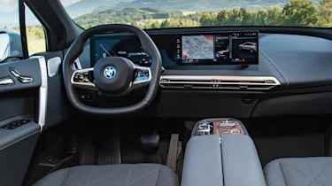 BMW iX - dash