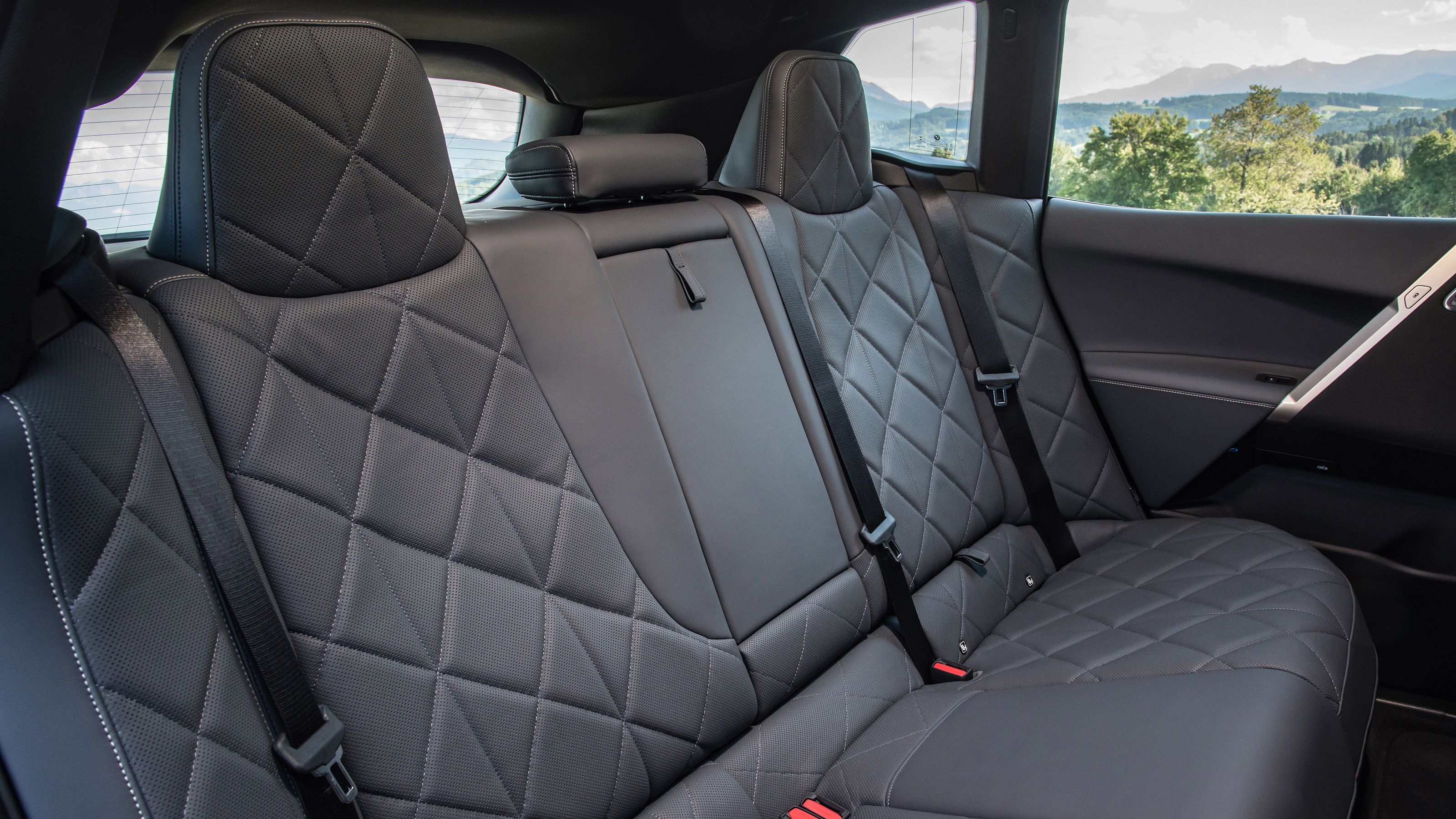 BMW iX - rear seats