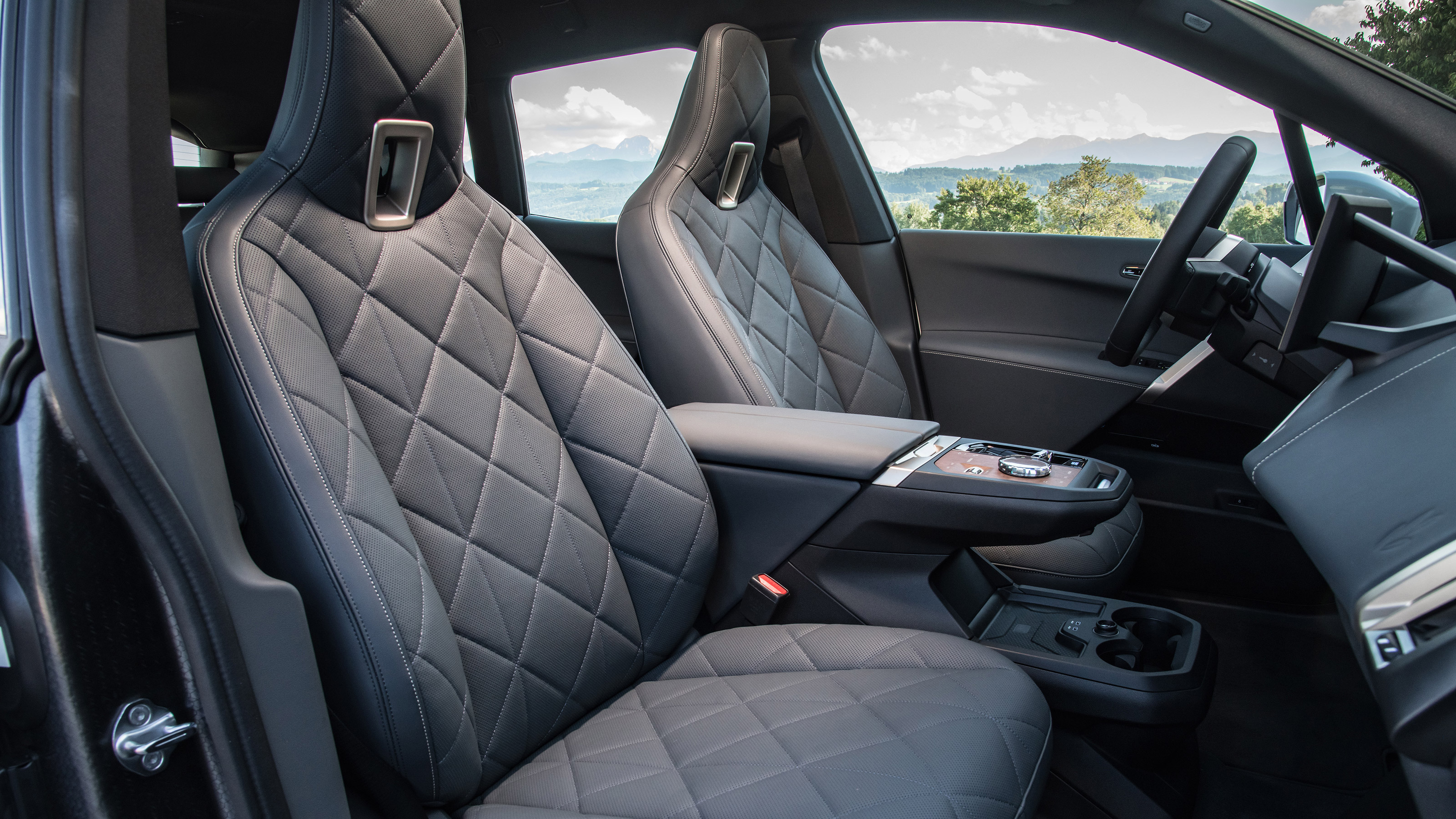 BMW iX - front seats
