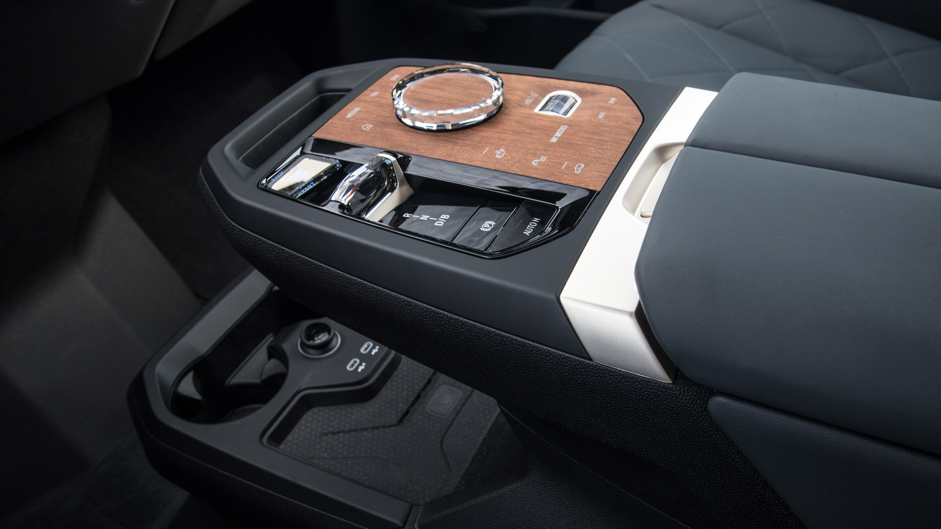 BMW iX - interior