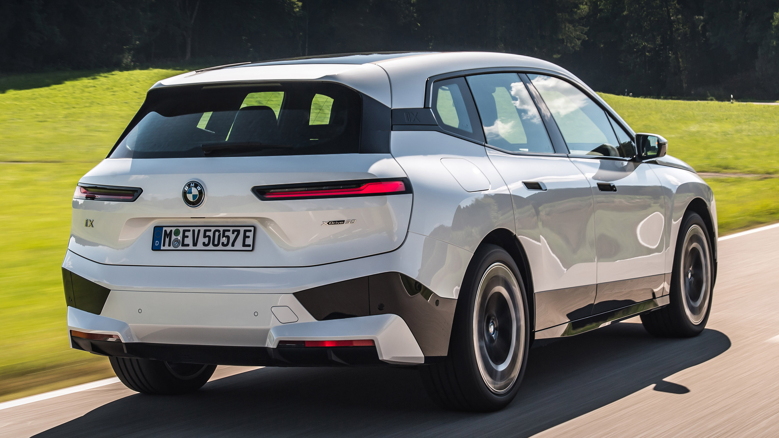 BMW iX - rear