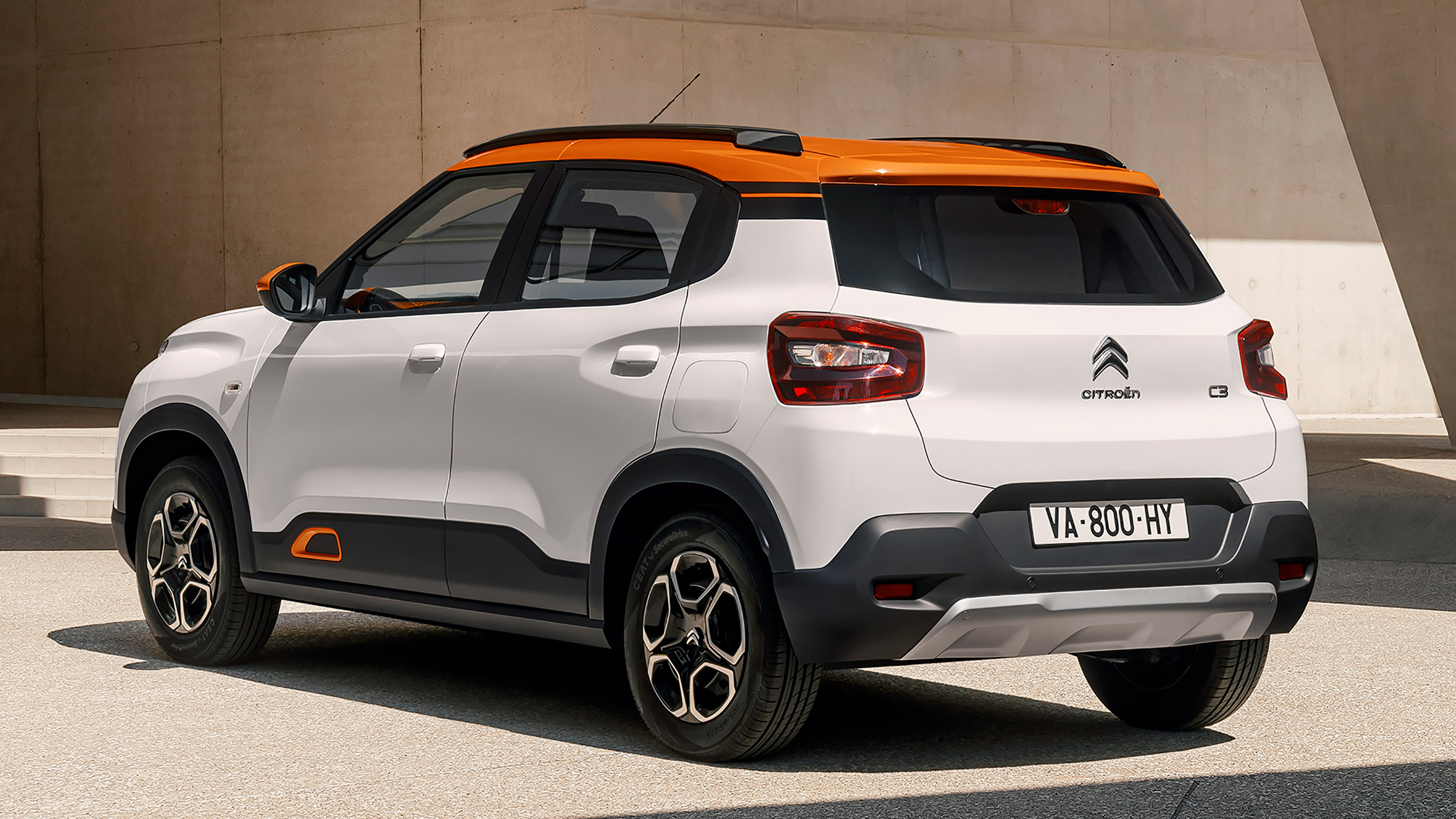 Citroen C3 small SUV - rear
