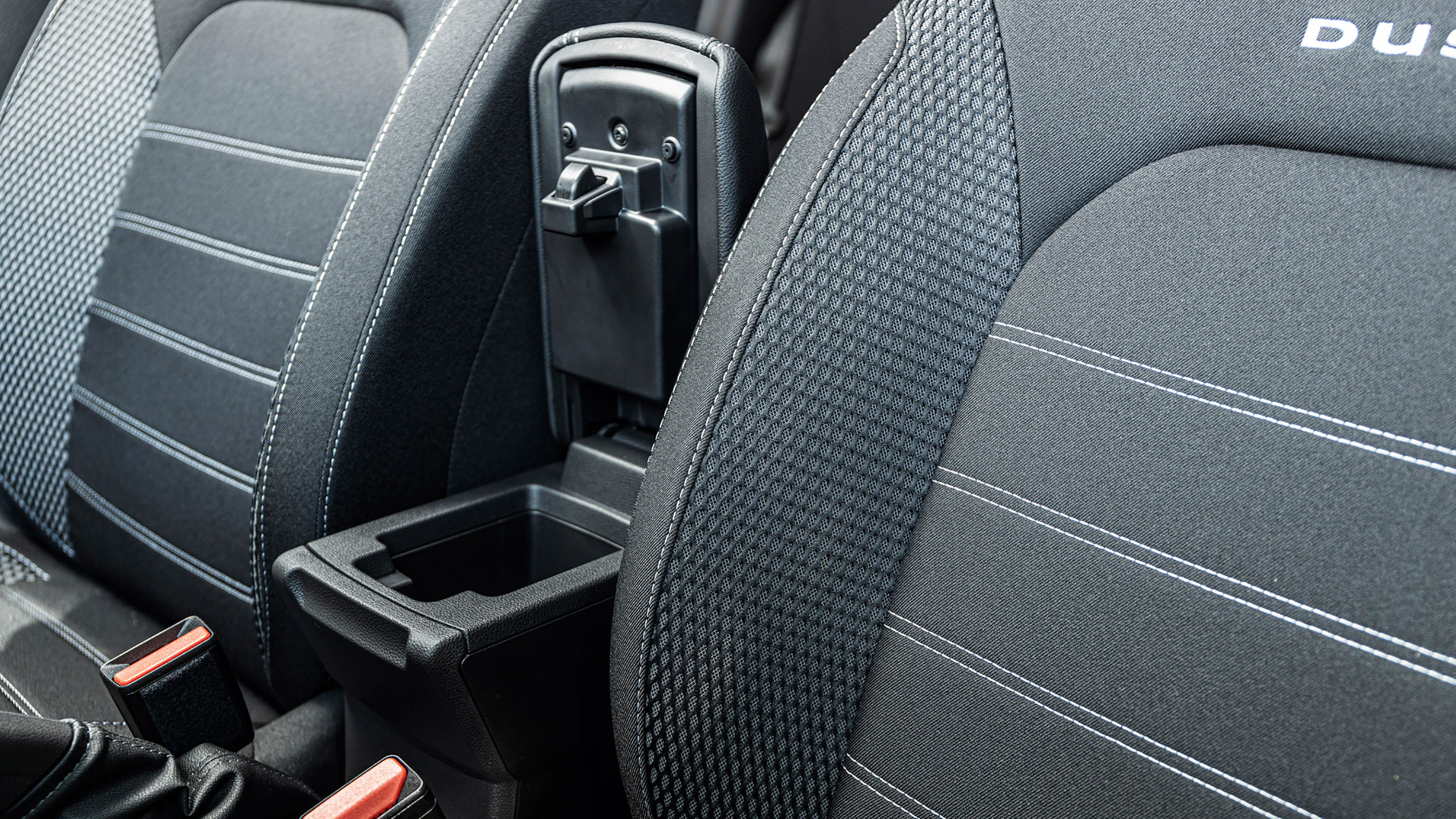 Dacia Duster - seat detail
