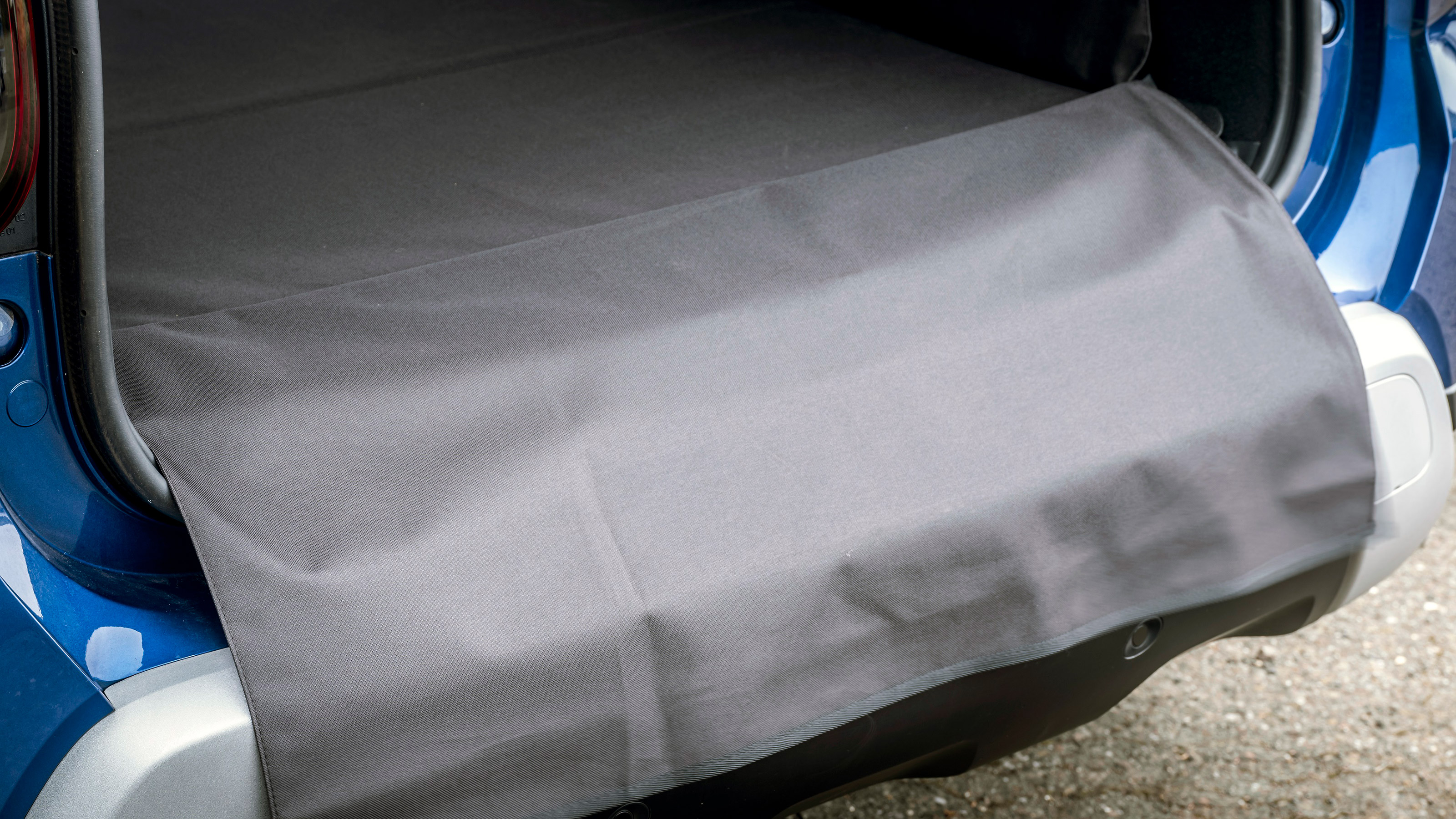 Dacia Duster Commercial - boot cover