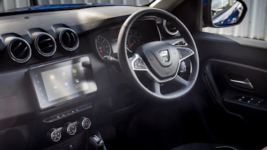 Dacia Duster Commercial - dash