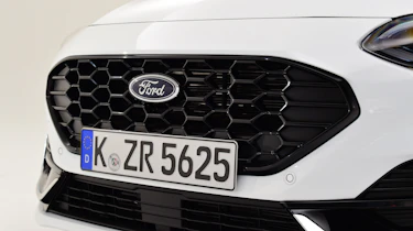 Ford Fiesta facelift - grille