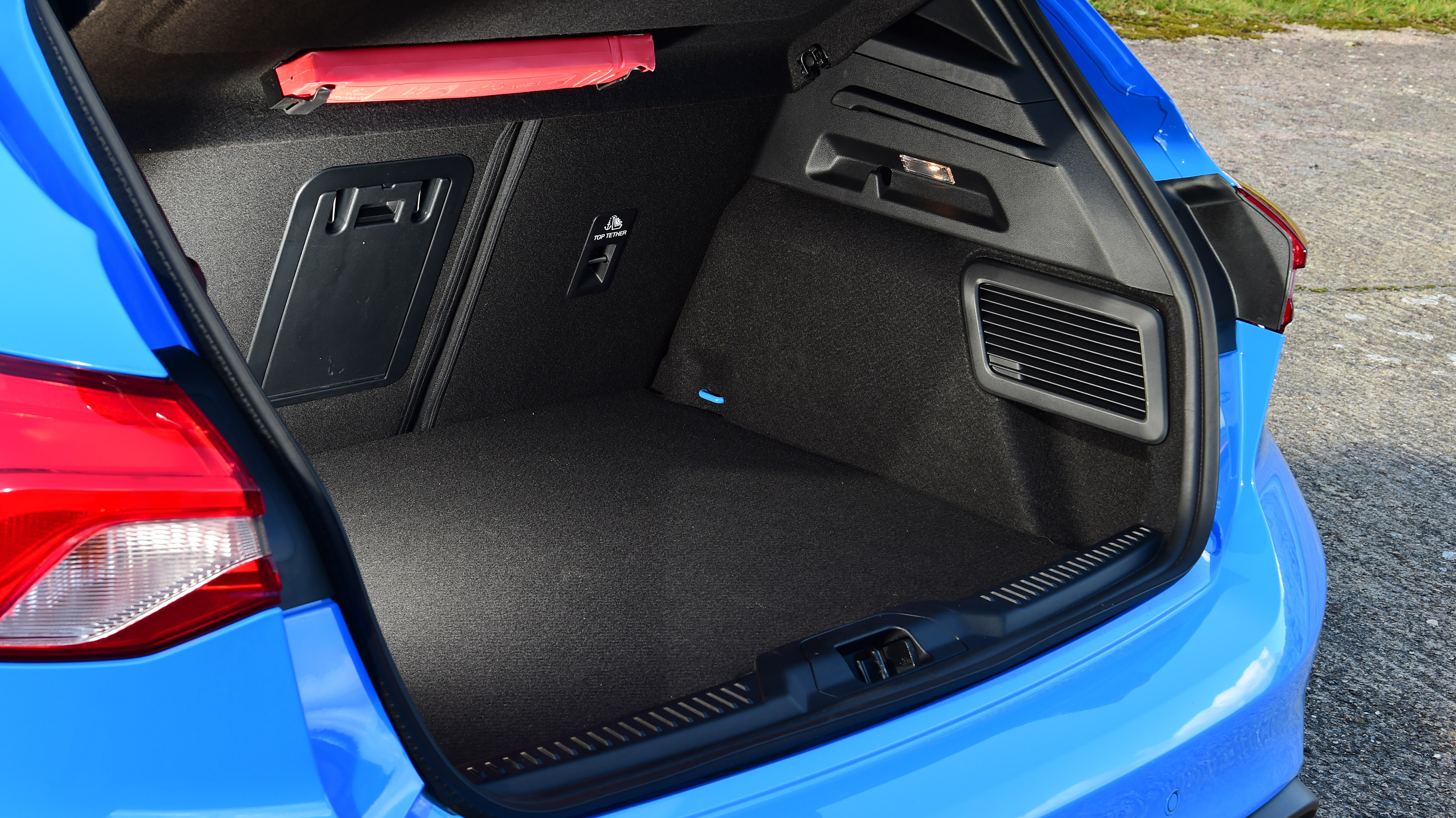 Ford Focus ST Edition - boot