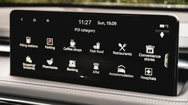 Genesis G70 - screen