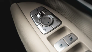 Genesis G70 - buttons