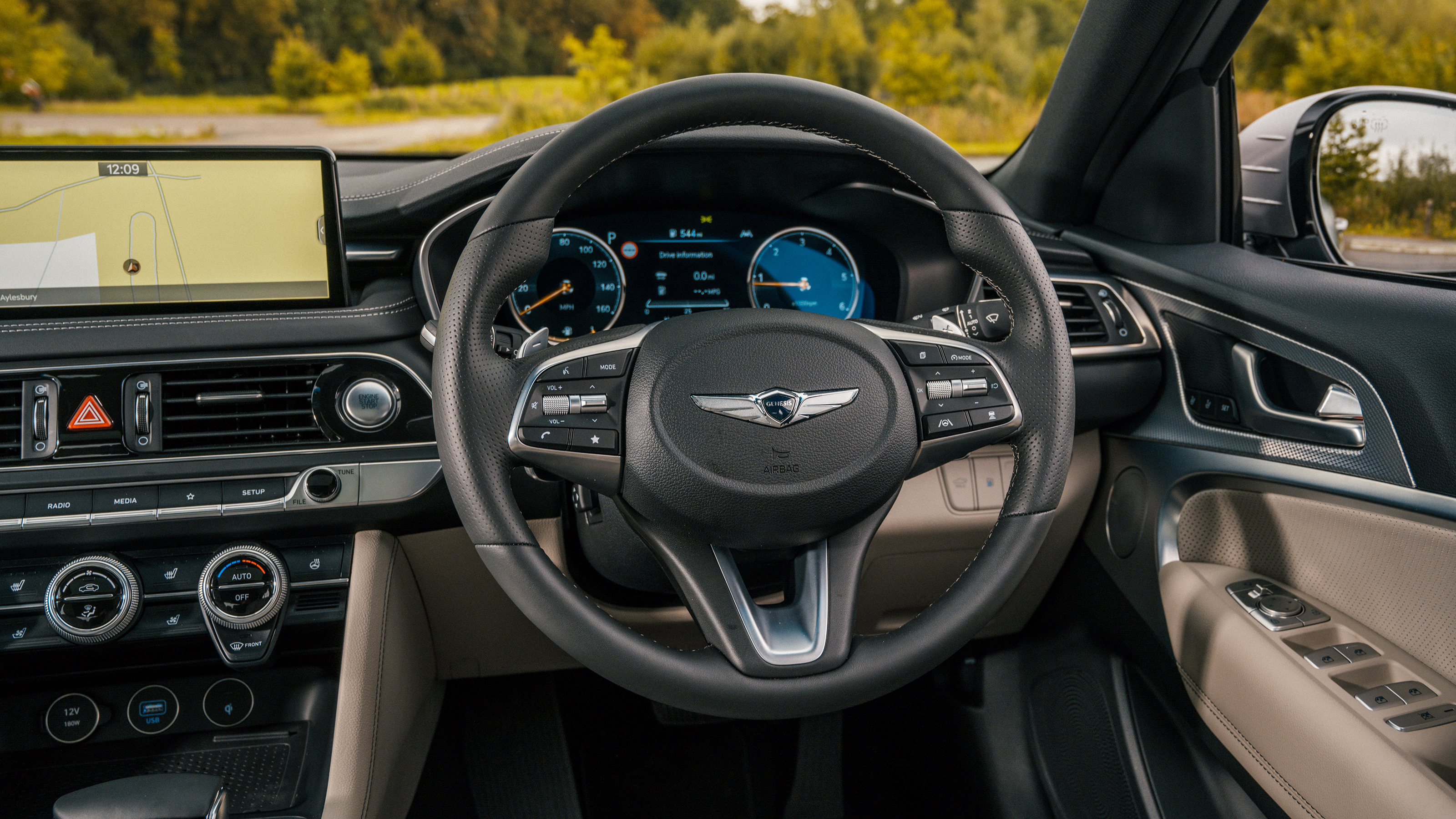 Genesis G70 - interior