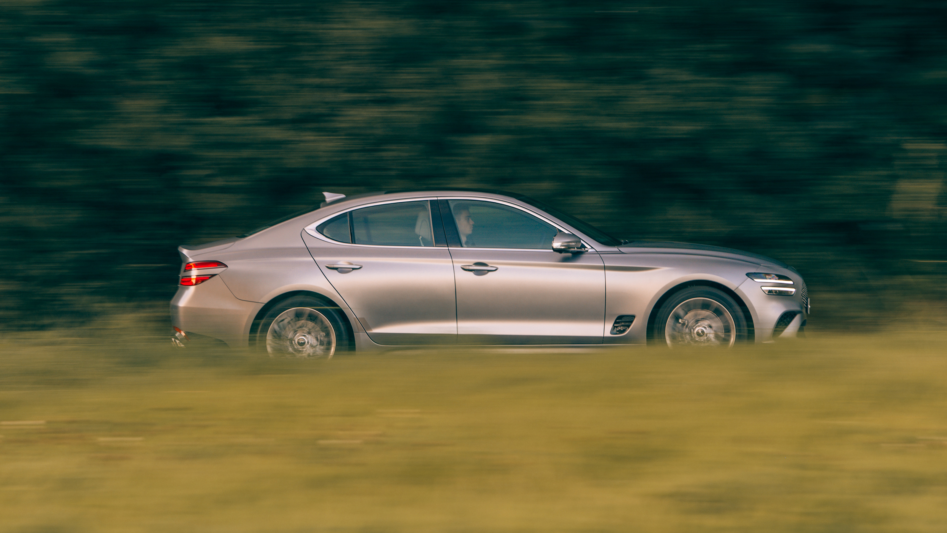 Genesis G70 - side
