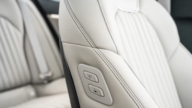 Genesis G70 - seats