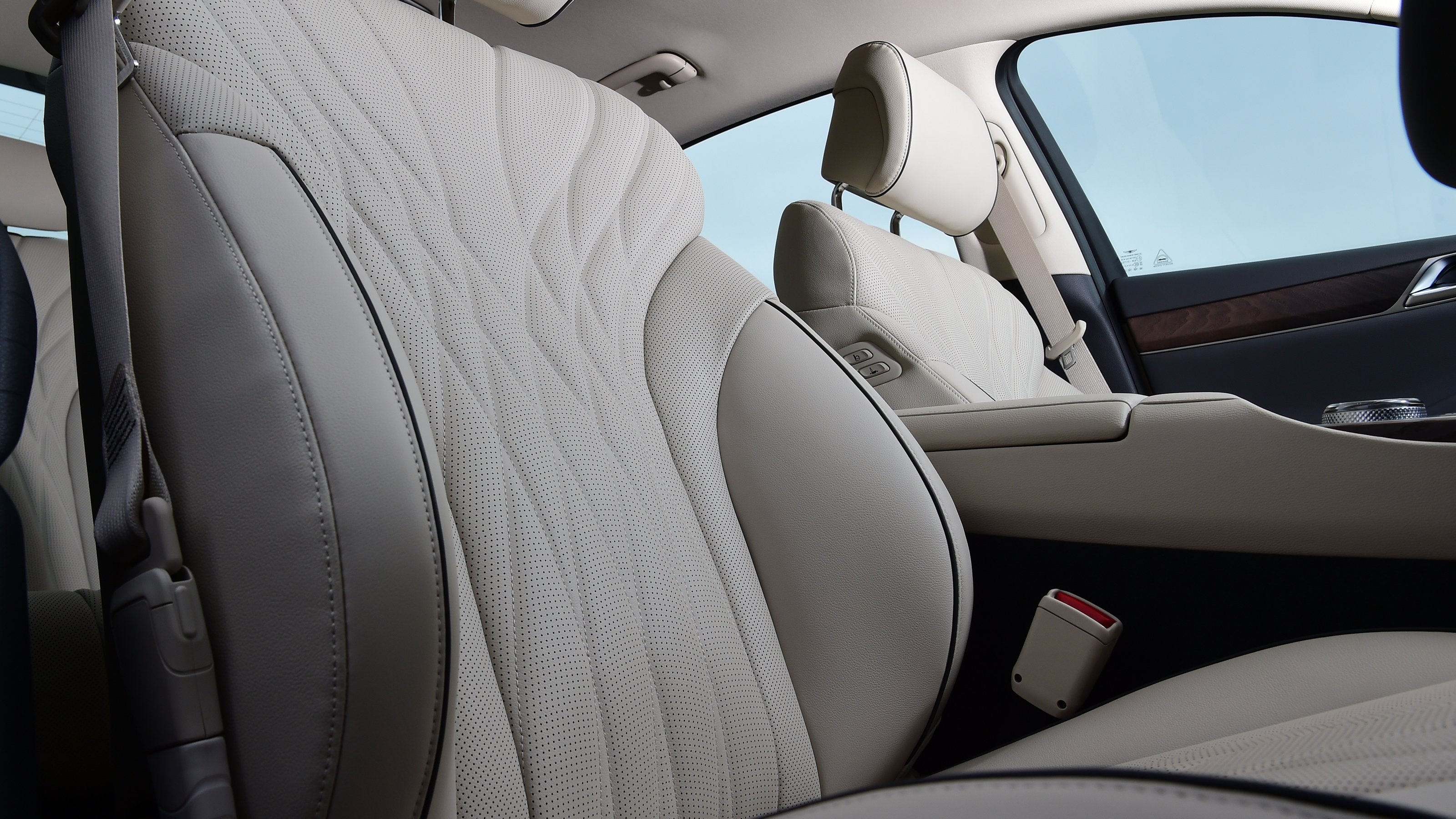 Genesis G80 - seats
