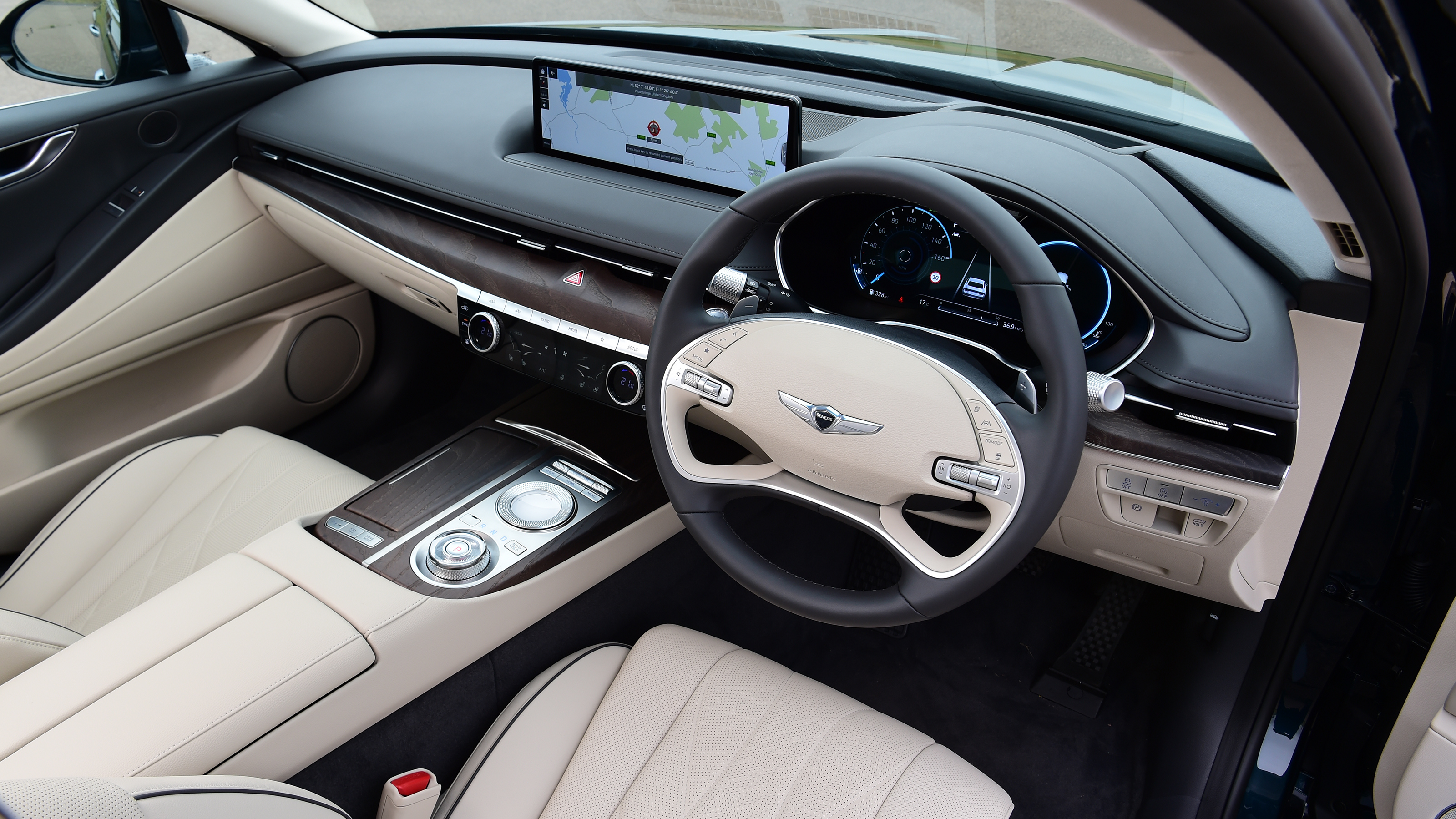 Genesis G80 - interior