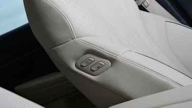 Genesis G80 - seats
