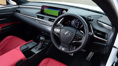 Lexus GS - interior