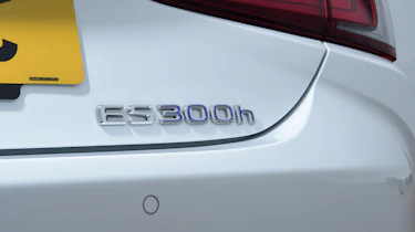 Lexus ES - rear