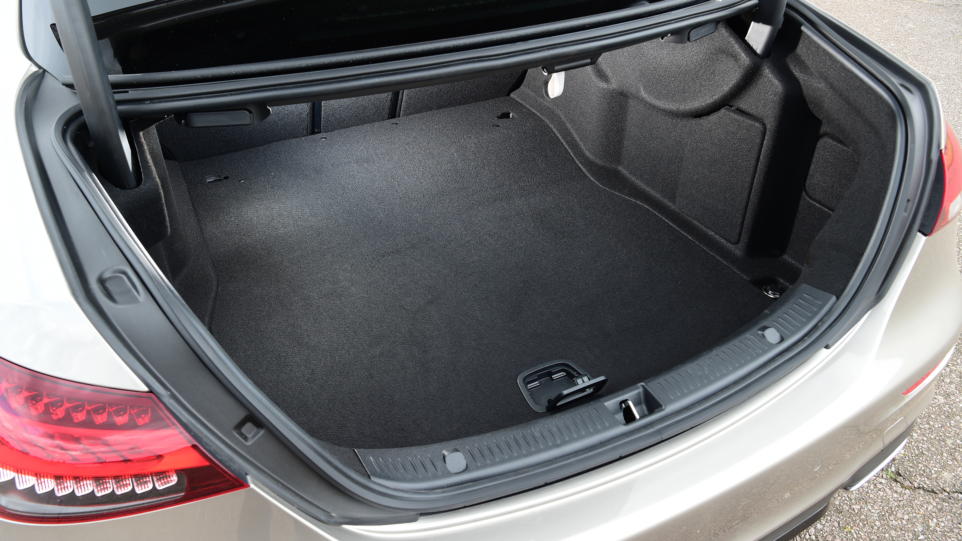 Mercedes E-Class - boot