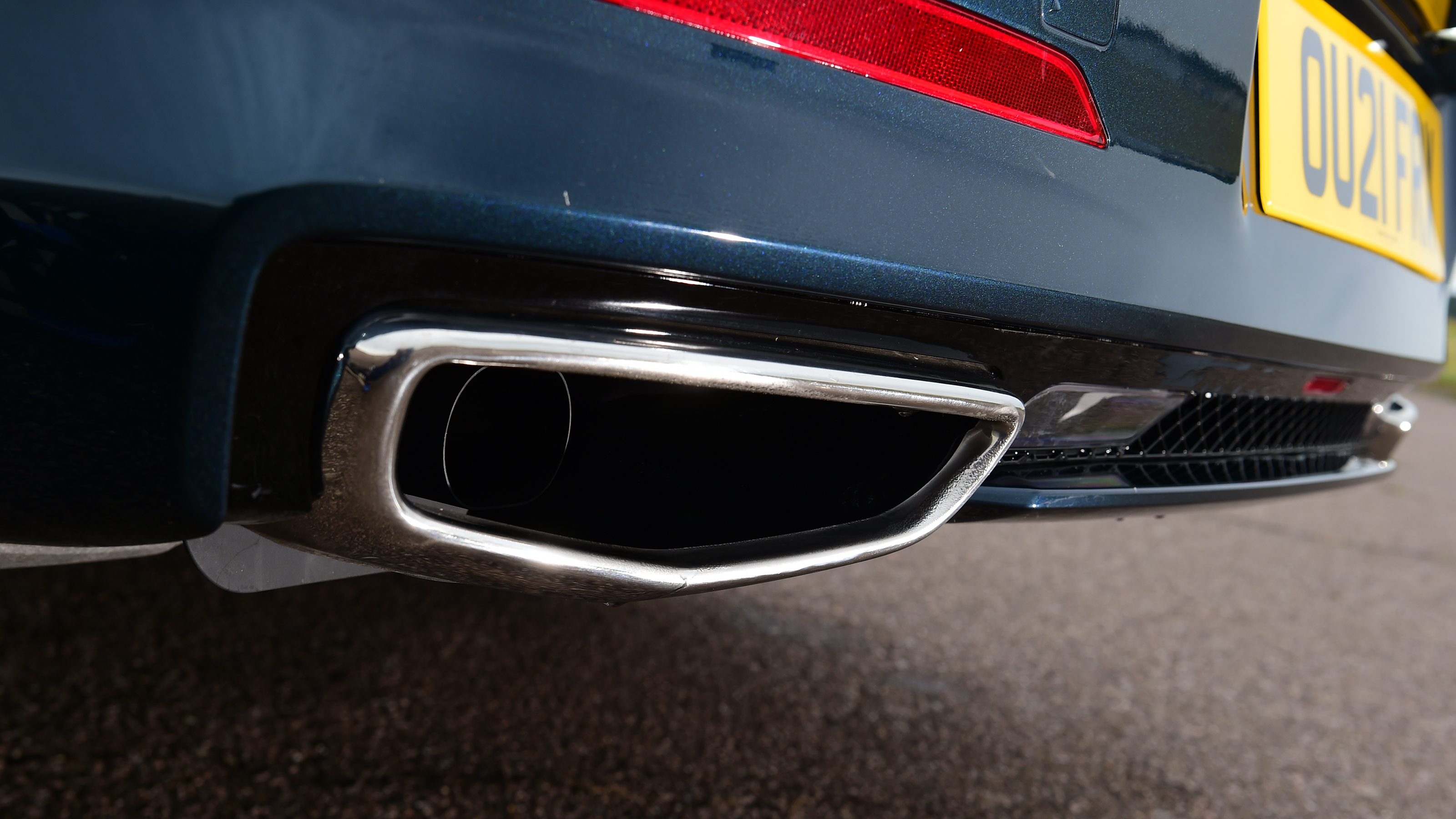 Genesis G80 - exhaust