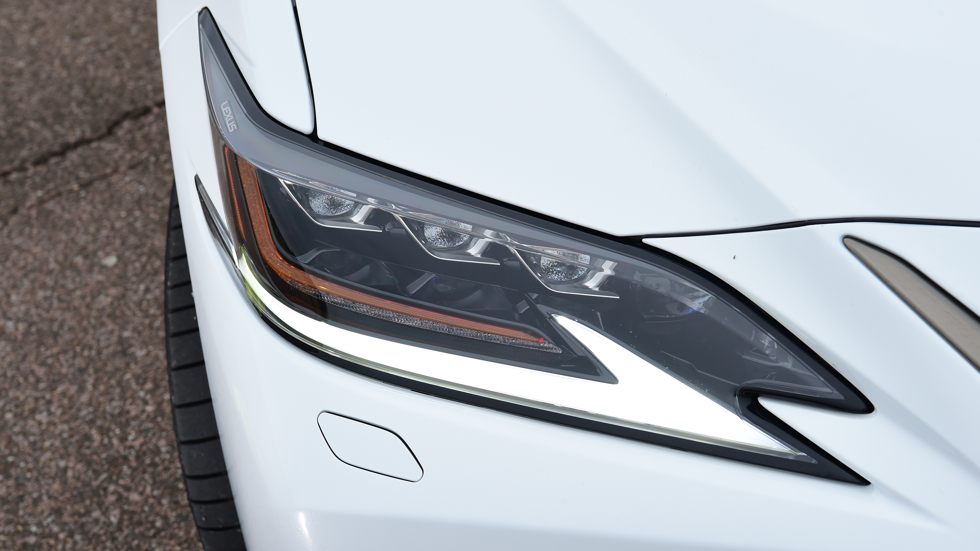 Lexus ES - headlight