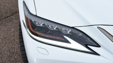 Lexus ES - headlight