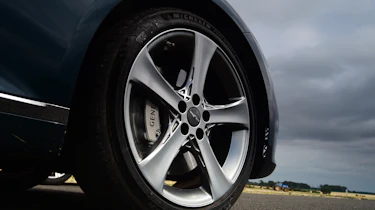 Genesis G80 - wheel