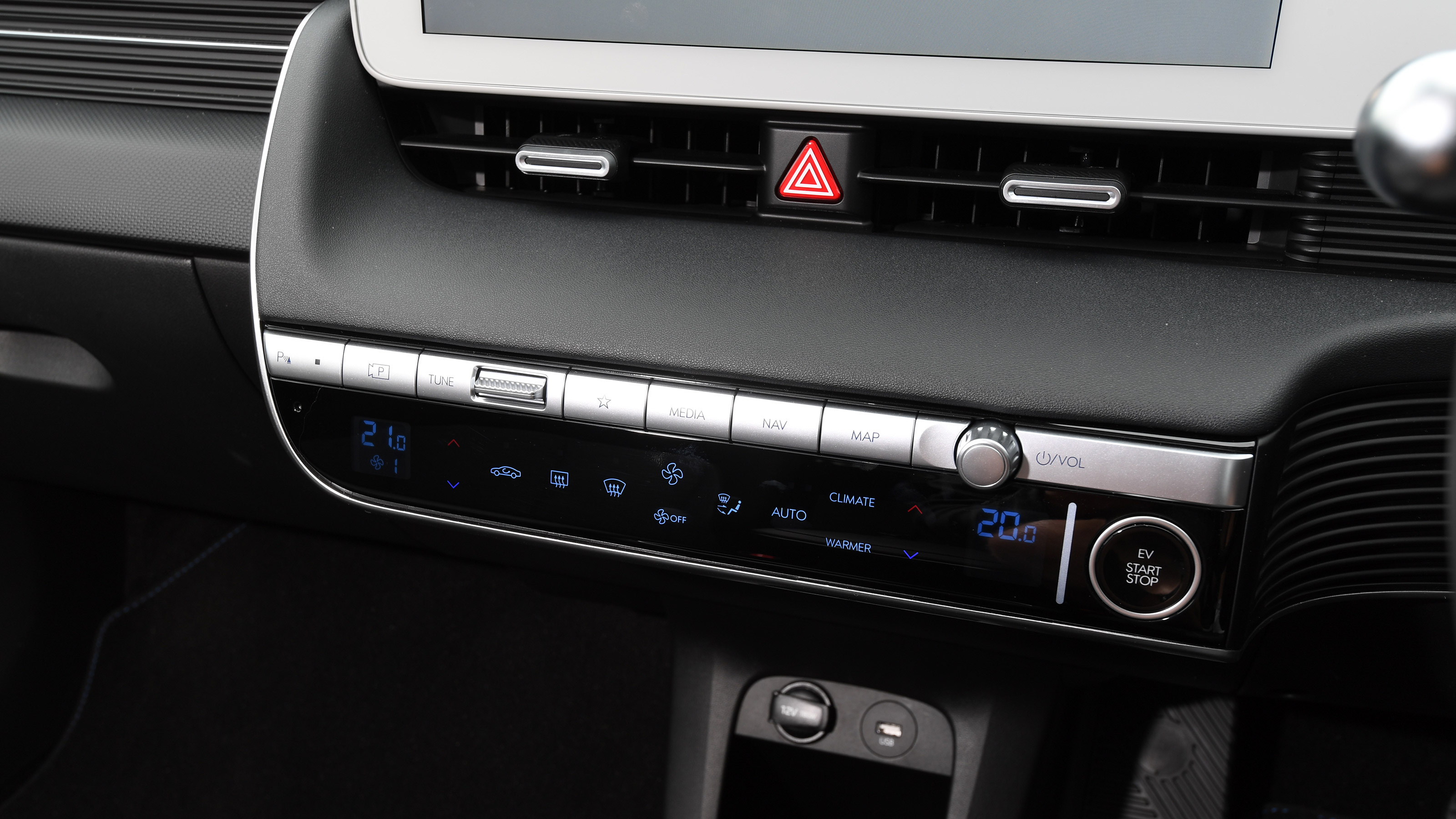 Hyundai Ioniq 5 RWD - centre console