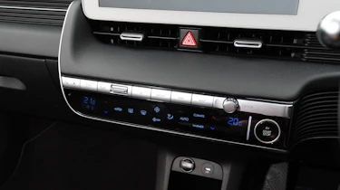 Hyundai Ioniq 5 RWD - centre console