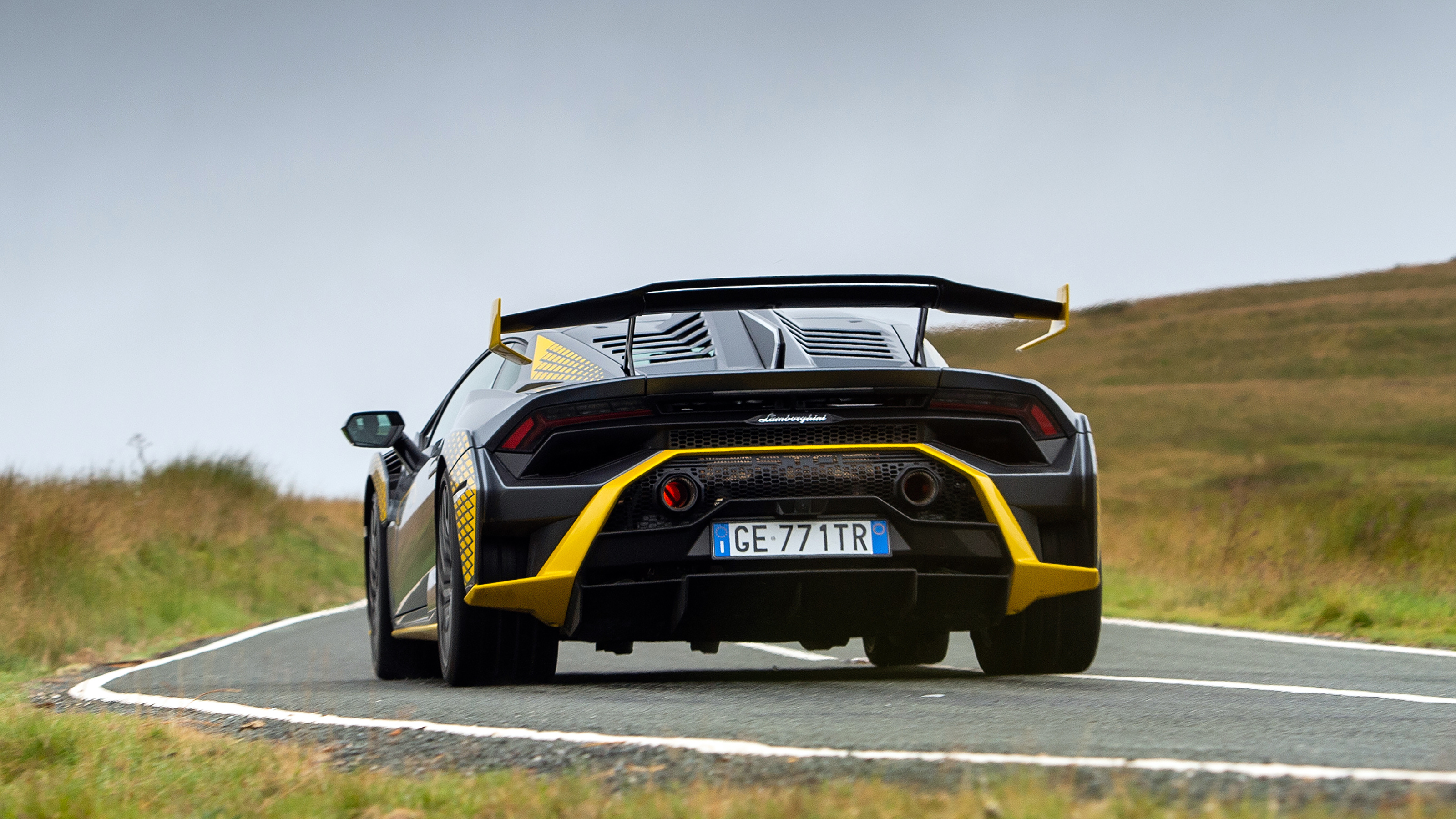 New Lamborghini Huracan STO 