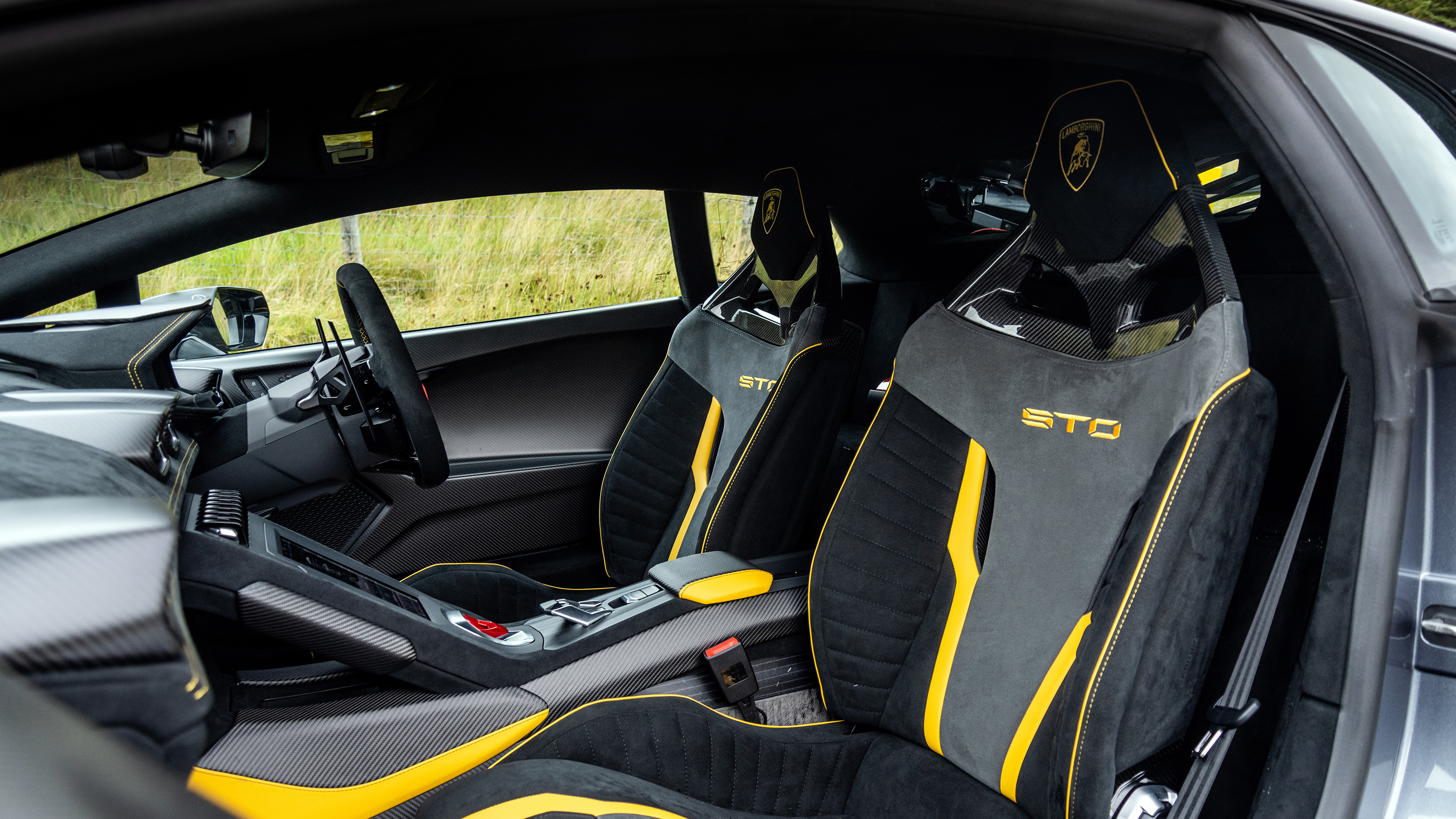 New Lamborghini Huracan STO - interior