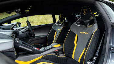 New Lamborghini Huracan STO - interior