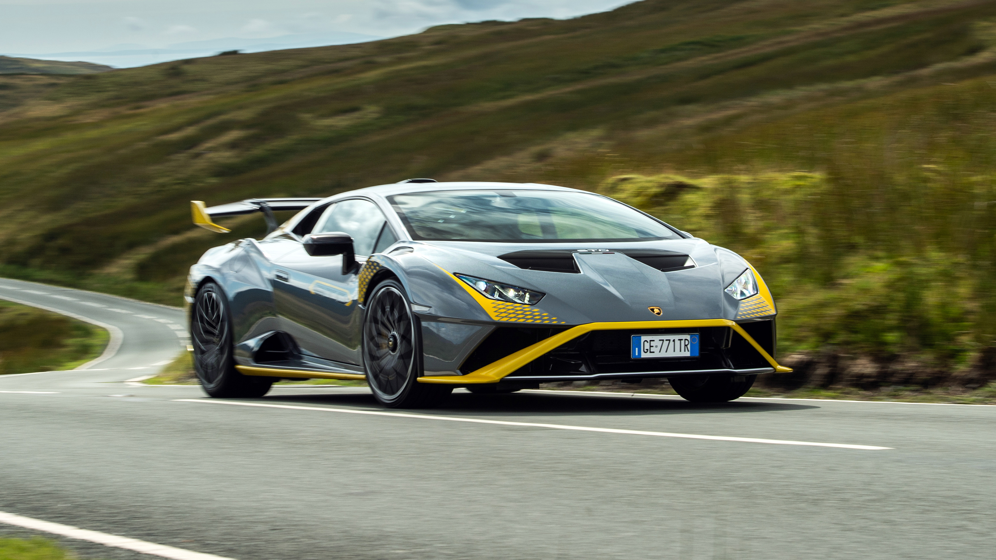 New Lamborghini Huracan STO 