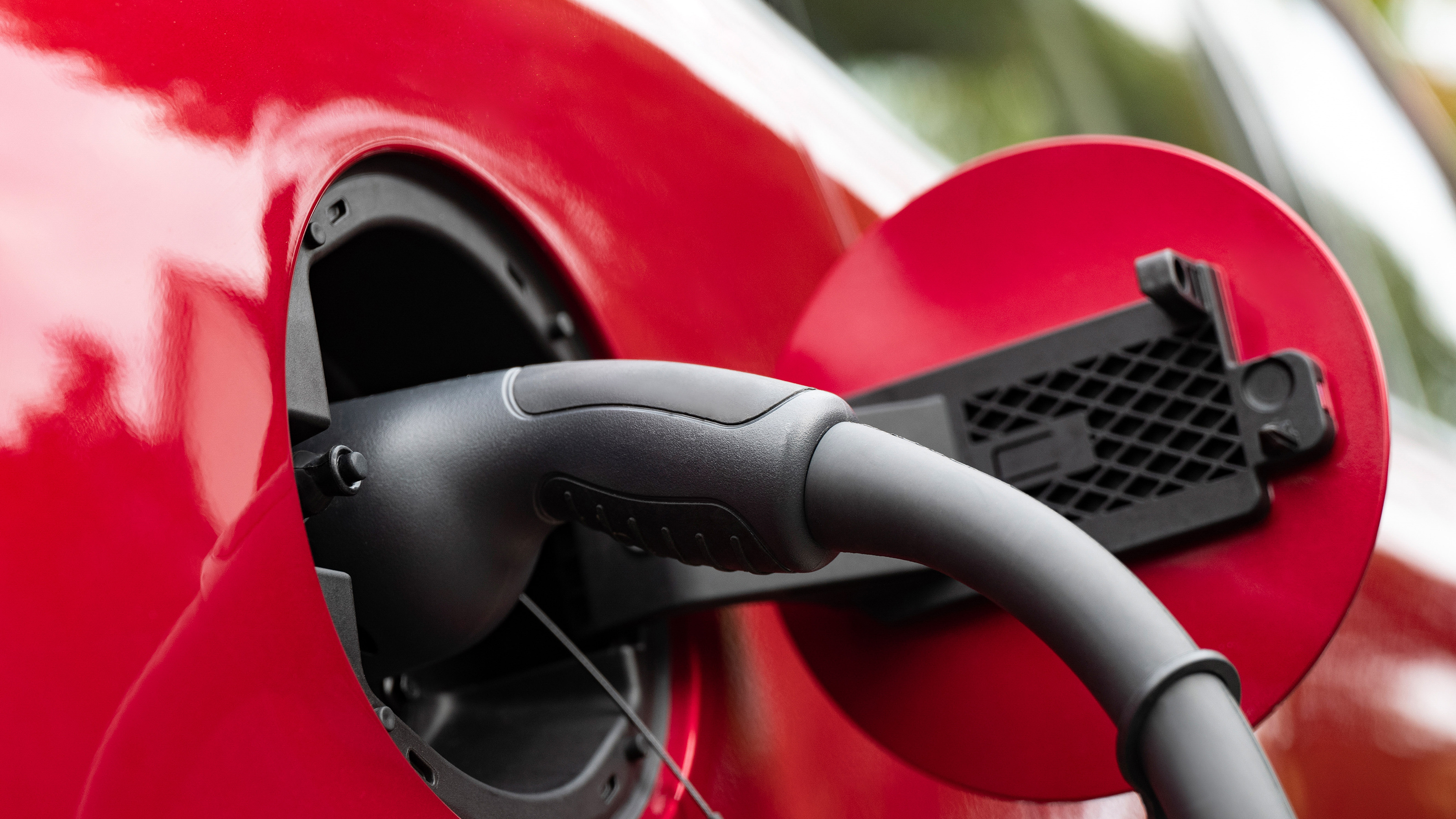 MG HS PHEV - plug