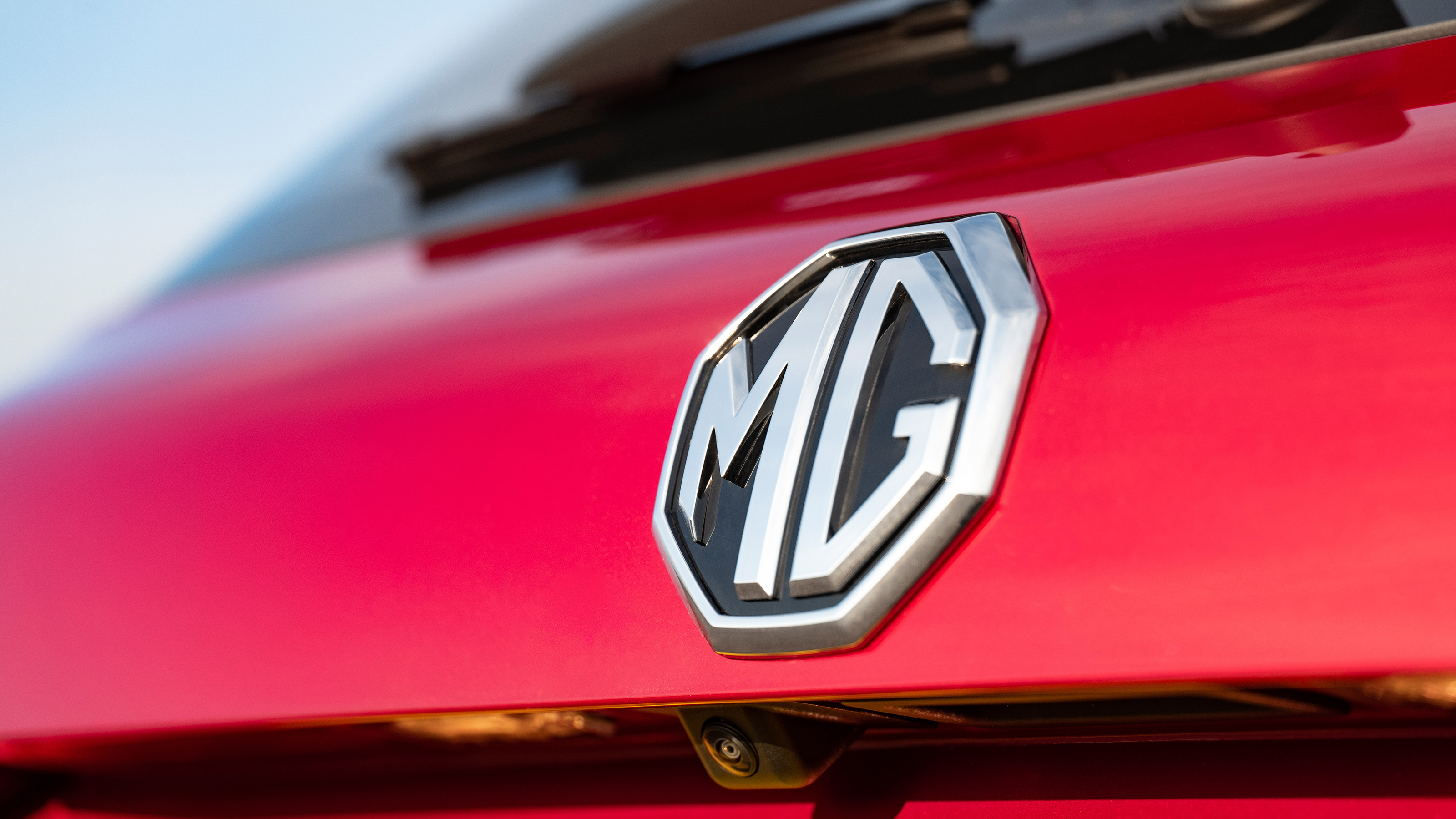 MG HS PHEV - badge