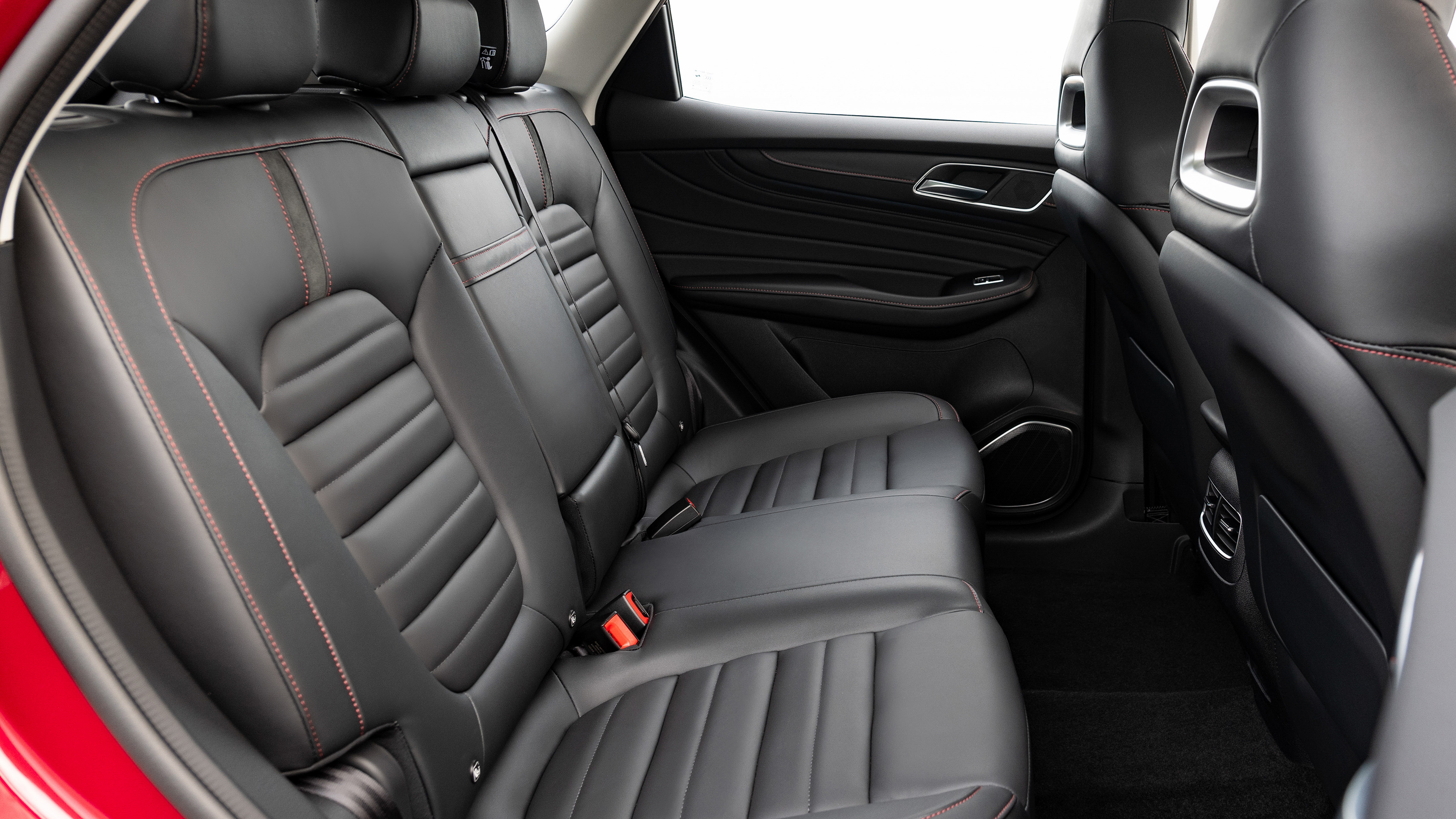 MG HS PHEV - rear seats