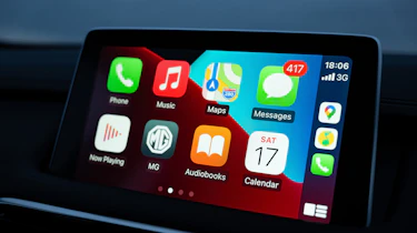 MG HS PHEV - screen