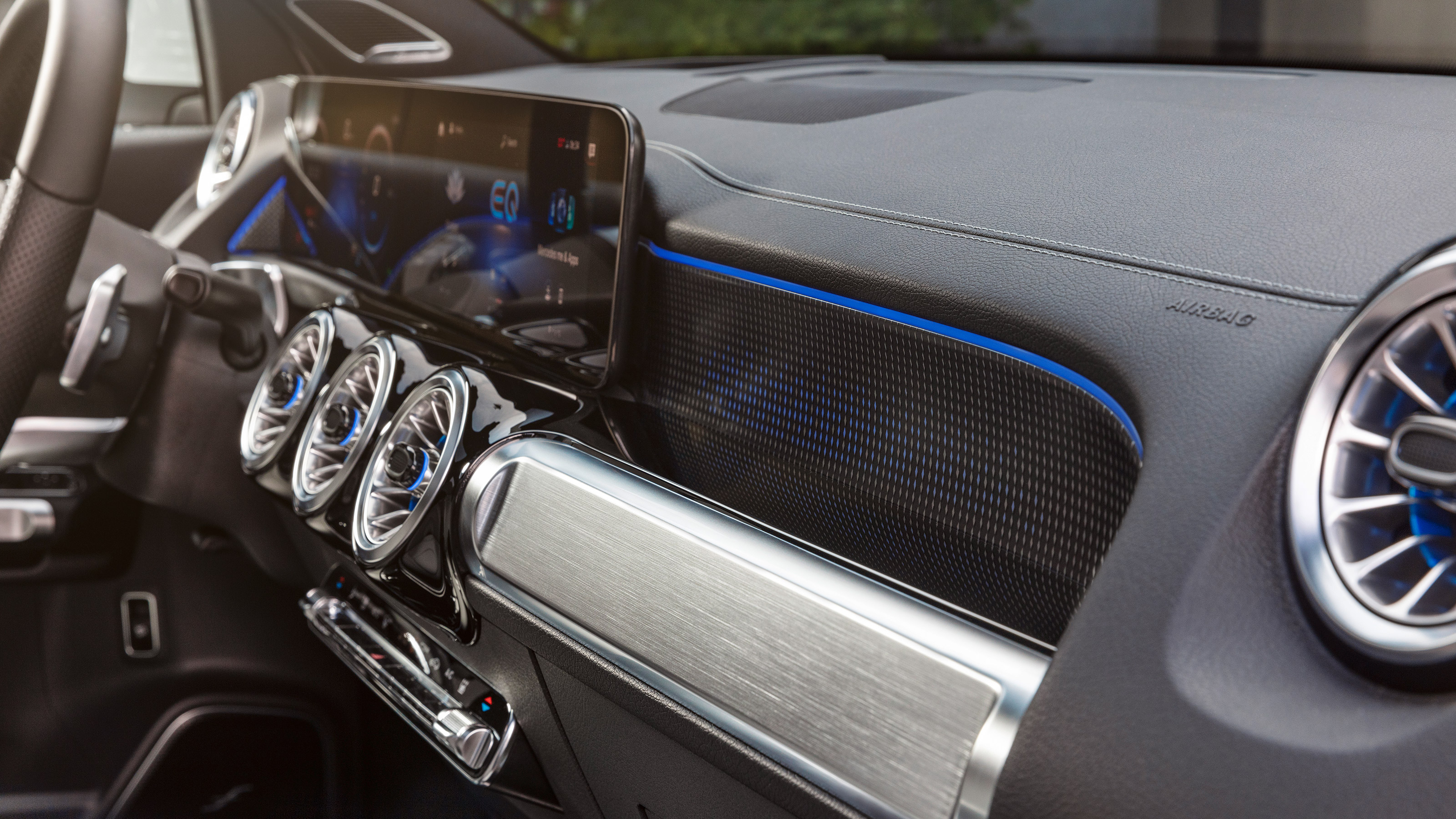 Mercedes EQB - dashboard