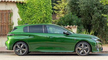 Peugeot 308 - side