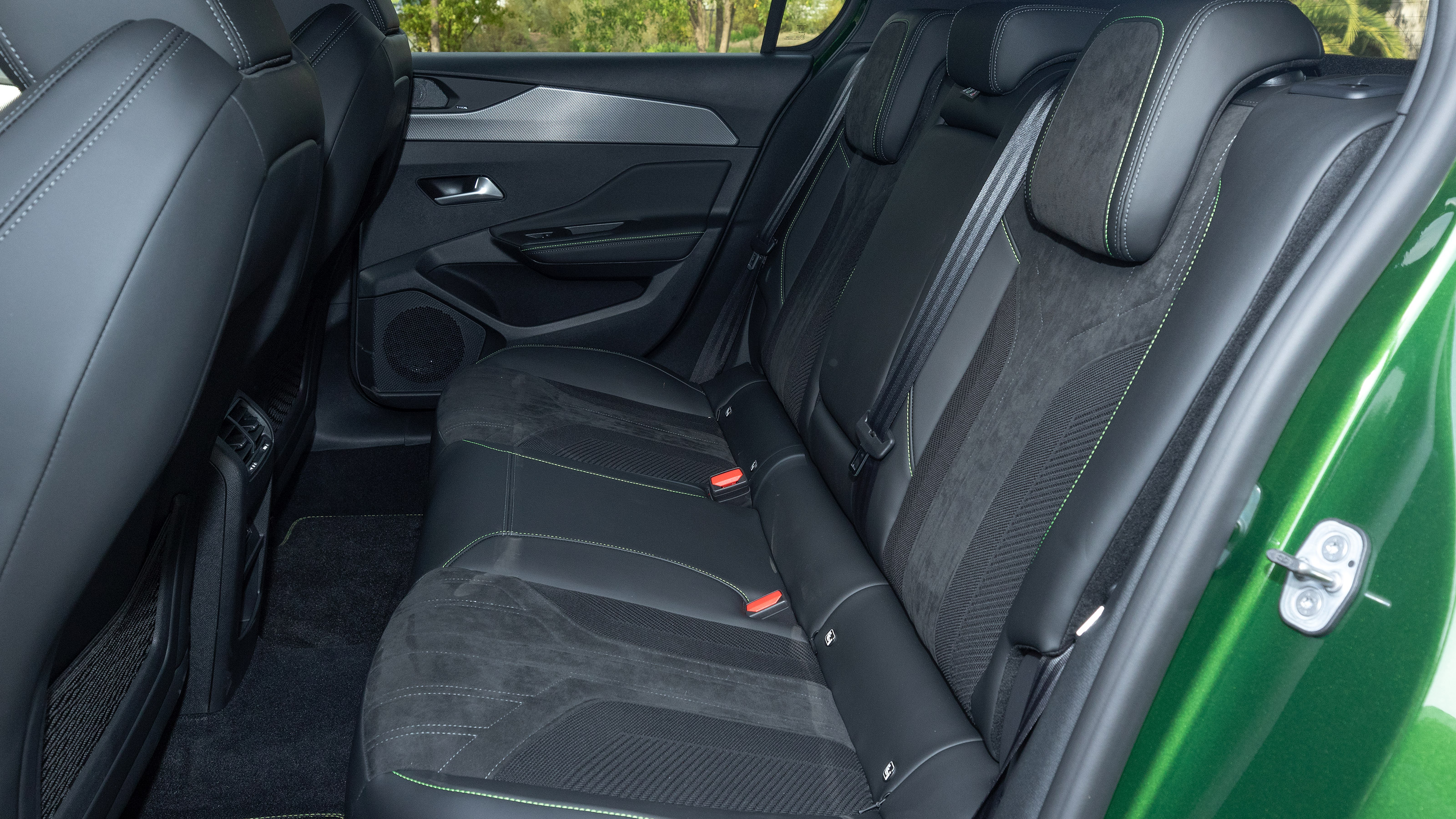 Peugeot 308 - rear seats