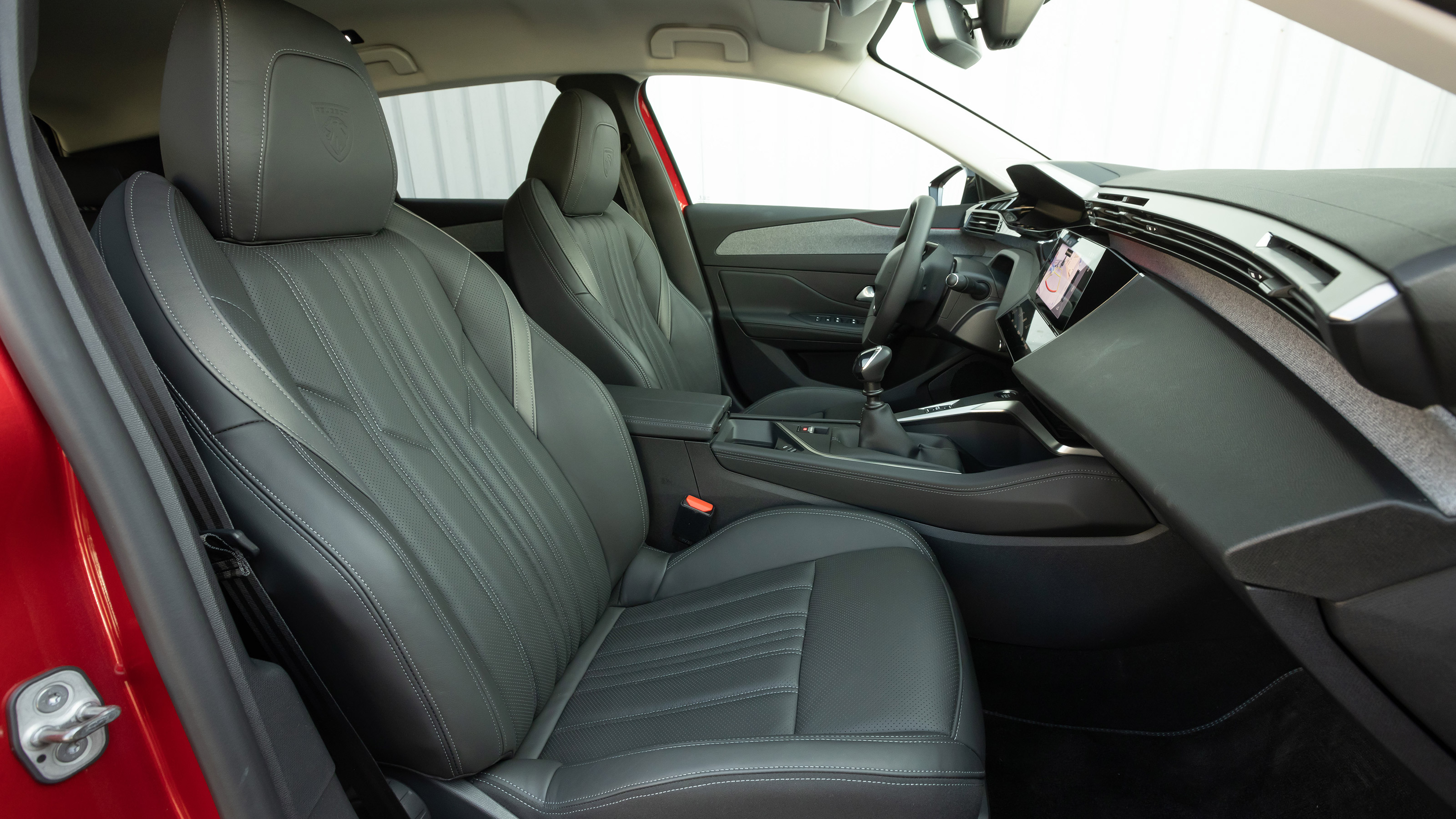 Peugeot 308 SW - front seats
