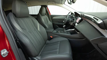 Peugeot 308 SW - front seats