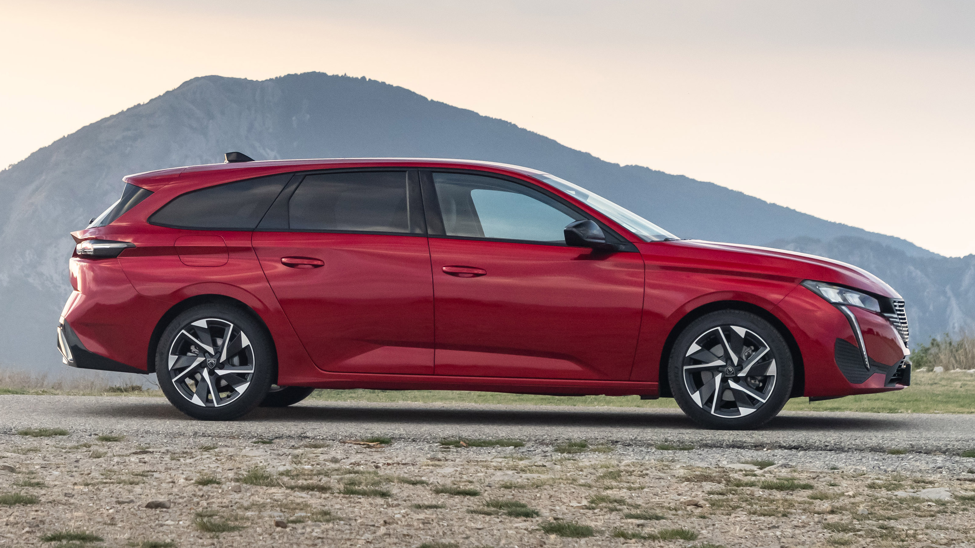 Peugeot 308 SW - side static