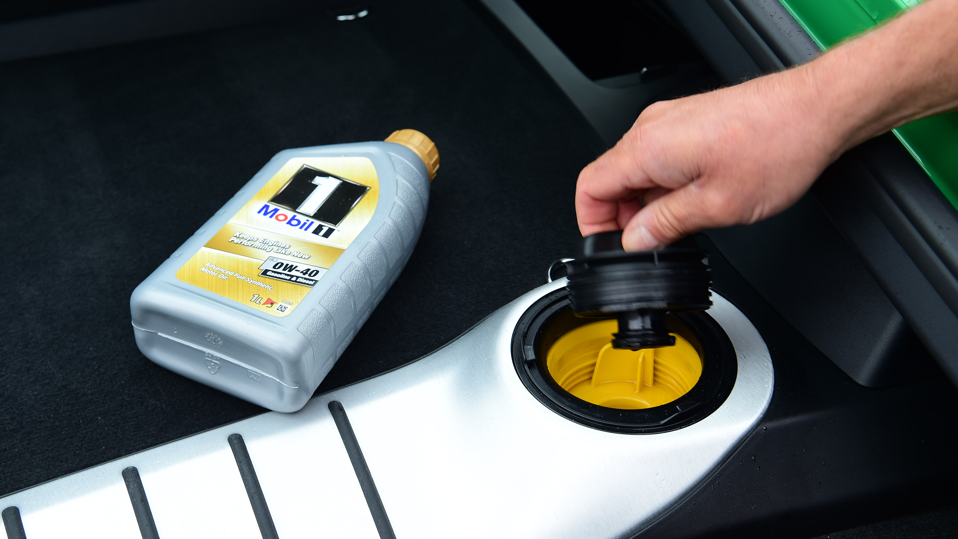 Porsche 718 Cayman GTS 4.0: long-term test review - first report oil filler cap