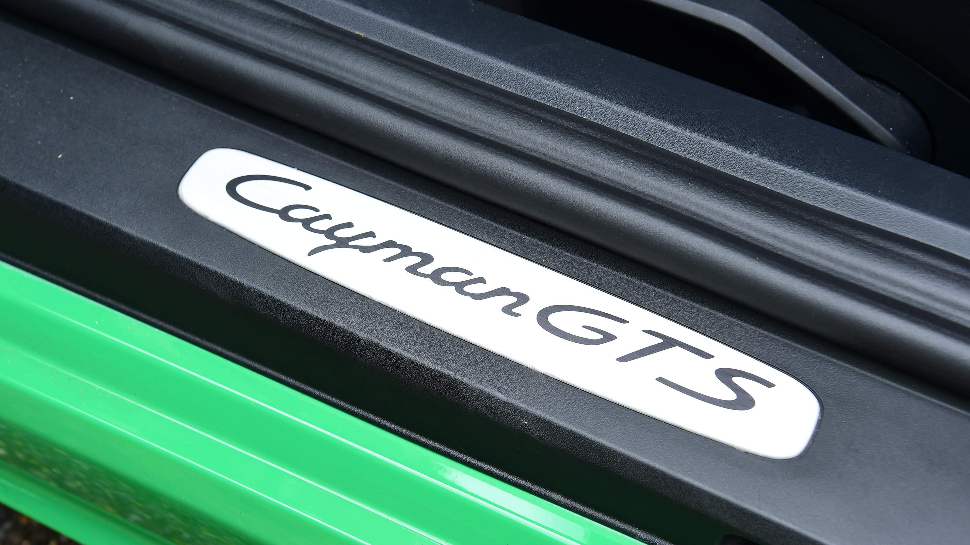 Porsche 718 Cayman GTS 4.0: long-term test review - first report sill