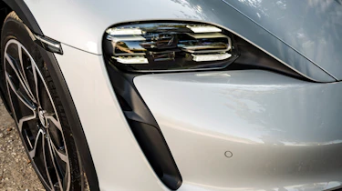 Porsche Taycan 4S Cross Turismo - front light