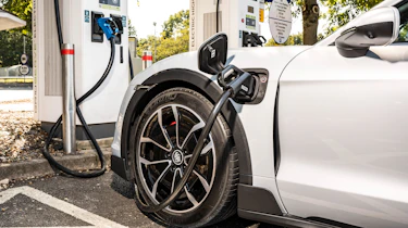 Porsche Taycan 4S Cross Turismo - charging